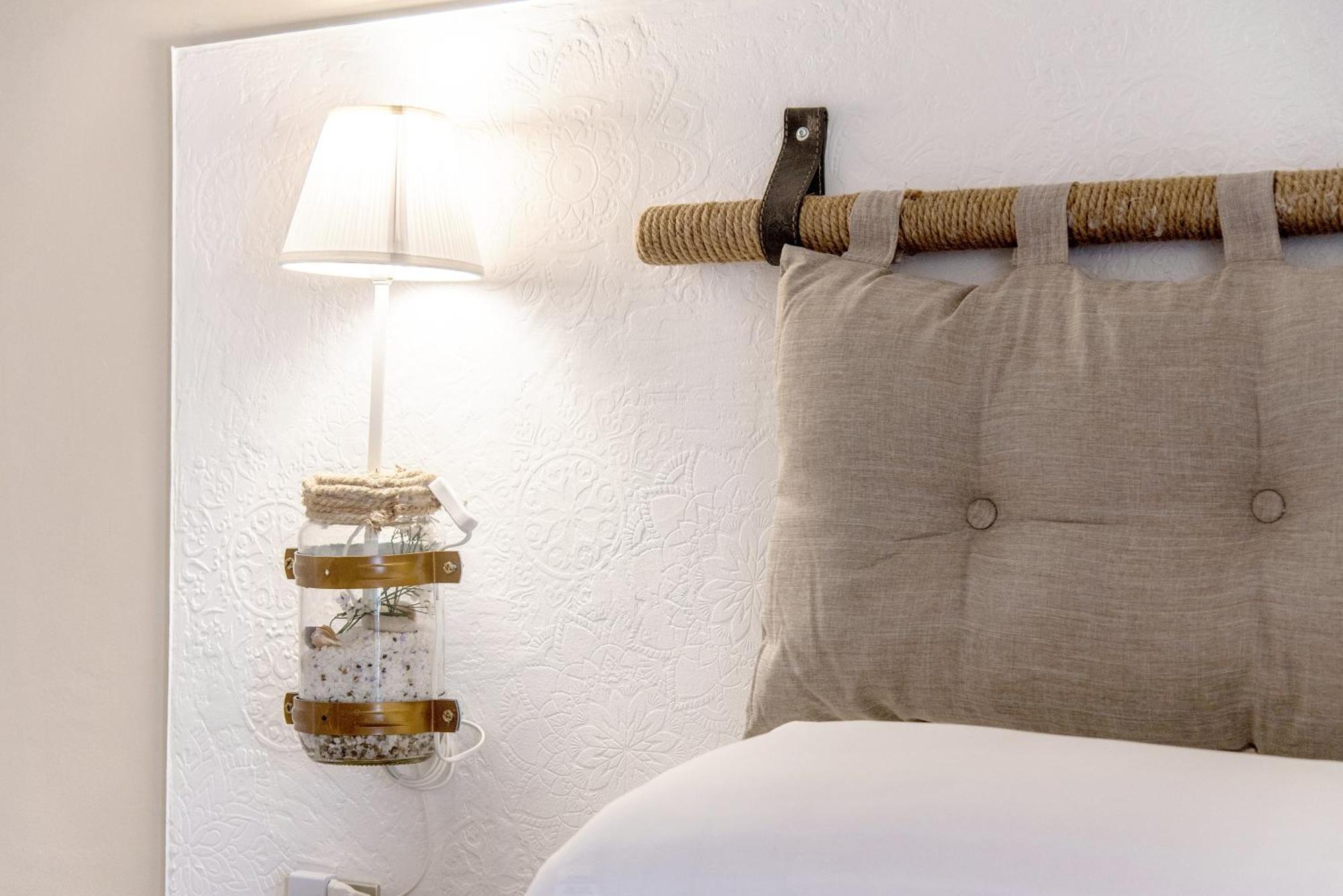 B&B Camera A Sud Mare' Trani Eksteriør billede
