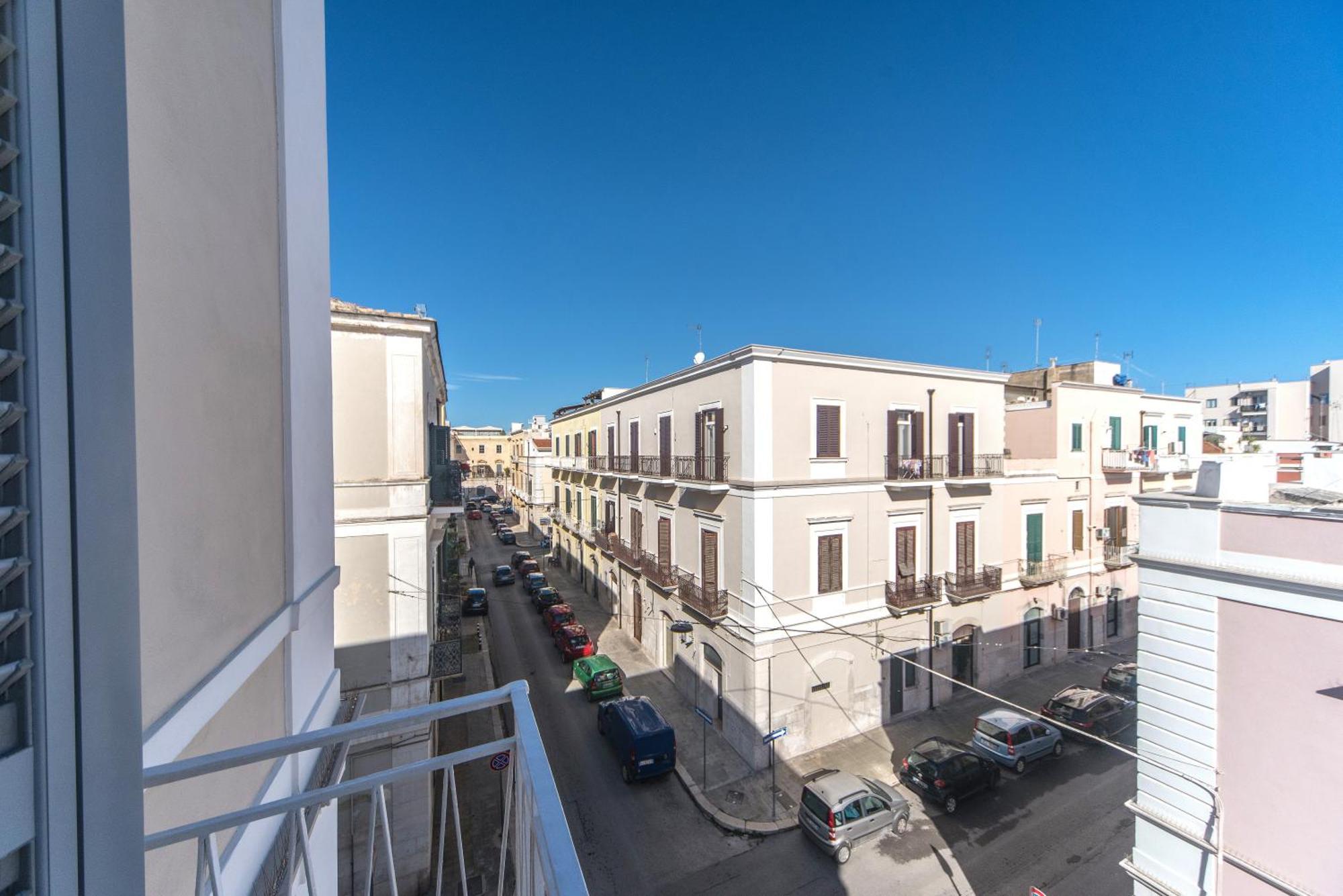B&B Camera A Sud Mare' Trani Eksteriør billede